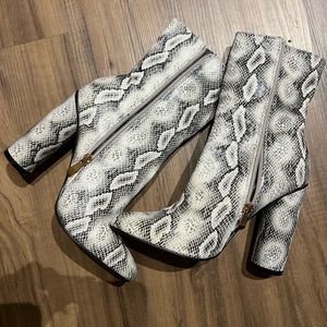 (New) Snake skin booties with gold hardware Size 6.5